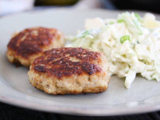 frikadeller med spidskålssalat Spidskålssalat