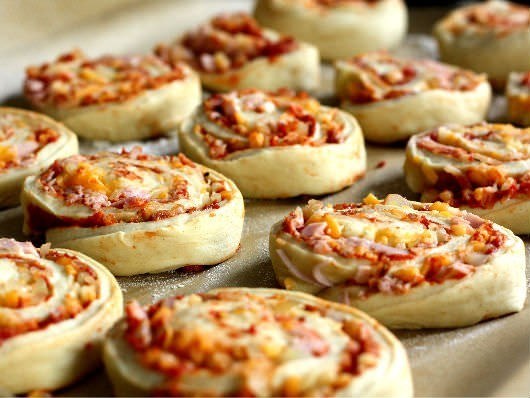 pizzasnegle Pizzasnegle med skinke, tomat og ost