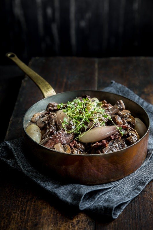 Coq au vin - fransk simremad med kylling i vin