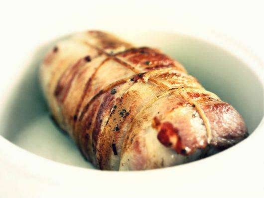 fasanrulle Confit af fasanlår og farseret fasanbryst med variation af rødbeder
