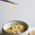 Opskrift på instant ramen med æg, soja og chili